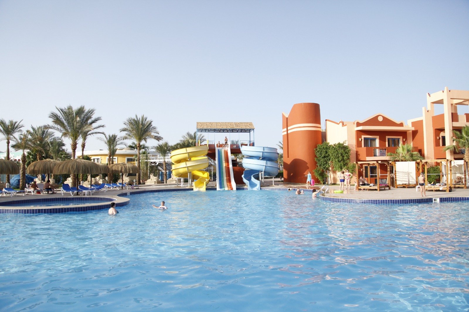 Public and hospitality swimming pool